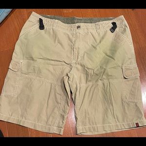 Men’s Alpine Design Adjustable Waist Khaki Cargo Short 38